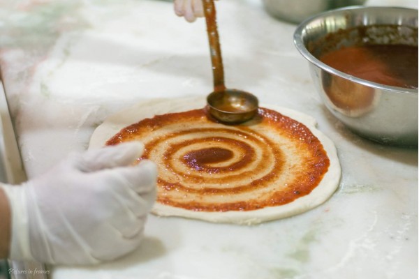 Pizza Uno приготвяне на пица
