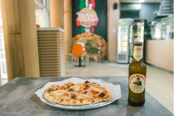 Pizza Uno готова пица с бира